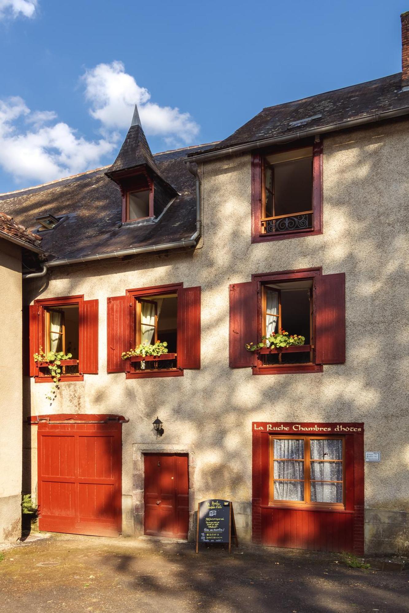 La Ruche Chambres D'Hotes Segur-le-Chateau Bagian luar foto